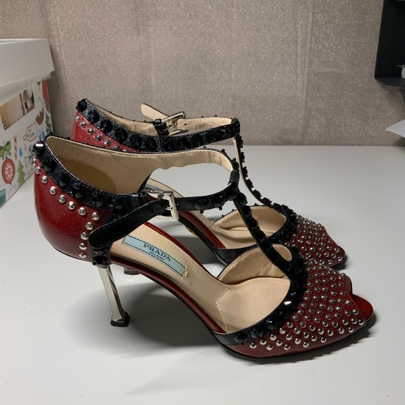 PRADA t strapped sandal with 2.5” heels - Picture 5 of 7